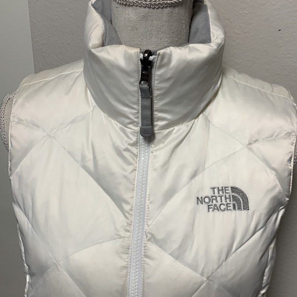 The North Face 550 down vest - Picture 2 of 9